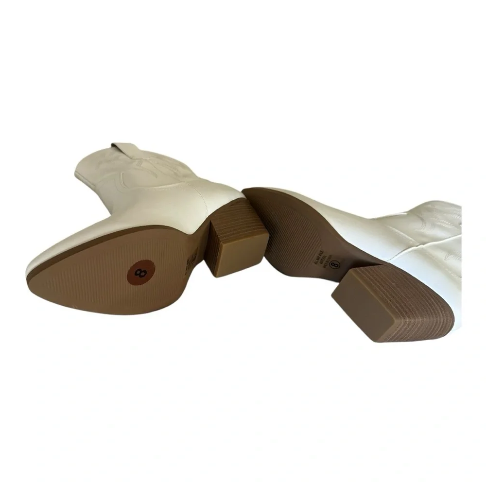 White Soda Blazing Western Ankle Boots with Pointed Toe and Stacked Heel Size 8 - Picture 4 of 7